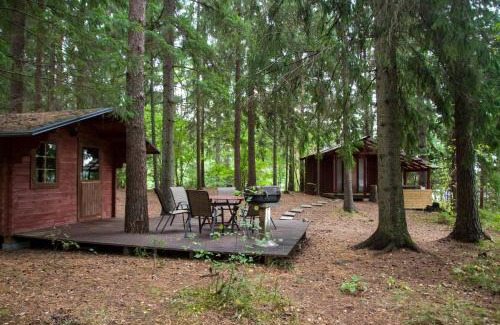 Rouge House | Kimalase Metsamaja