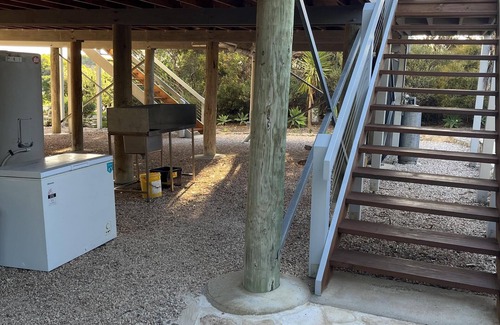 Warrenben House | Kimba's - Stylish 4 Bedroom Holiday Home