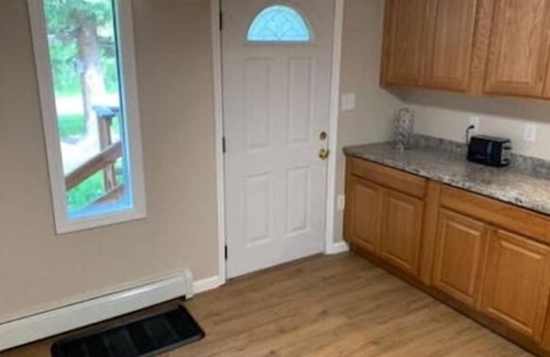 Fairbanks Apartment | Kimi Street Oasis