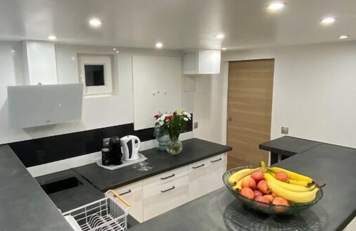 Osny Apartment | Kimia House II : modern flat. & cocooning 2 bedrooms