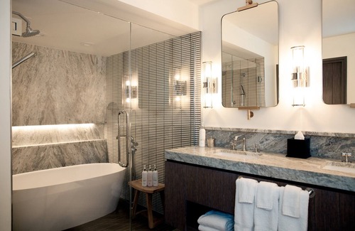Downtown Portland Hotel | Kimpton Riverplace Hotel by IHG