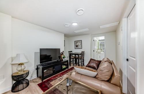 West Edmonton Villa | KimzNest
