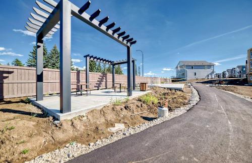 West Edmonton Villa | KimzNest