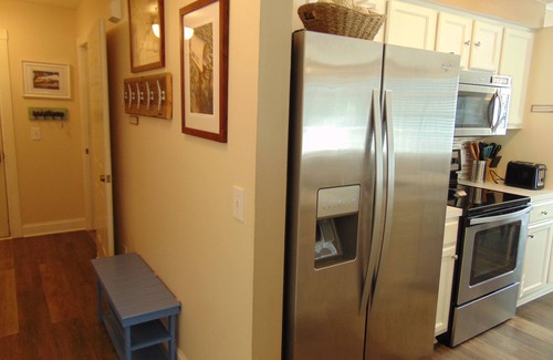 Sunset Beach Condo | Kindred Hideaway, Modern Amenities With Nautical Beach Decor 2 Miles From Beach.