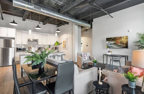 Northwest Philadelphia Apartment | King 1BR Near Temple and La Salle with Free Parking for Extended Stays