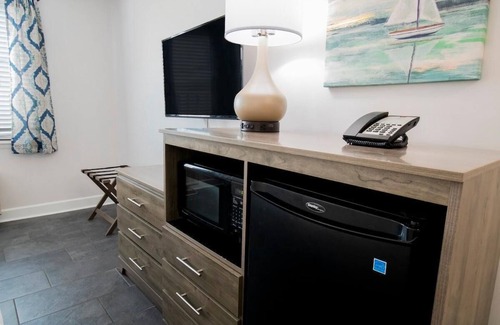 Litchfield by the Sea Apartment | King Bed 3rd Floor Resort View King Room