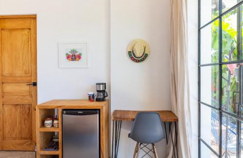 San Francisco Apartment | King Bed, Air Conditioning, Pool, Fast Wifi - Luna at Casa Calavera
