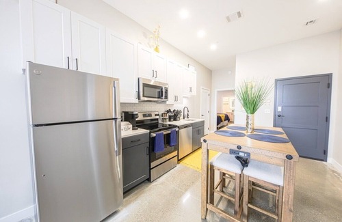 Downtown Cincinnati Apartment | King Bed, Free Parking, Near Stadium