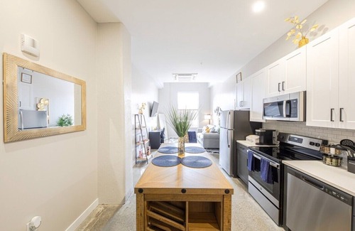 Downtown Cincinnati Apartment | King Bed, Free Parking, Near Stadium