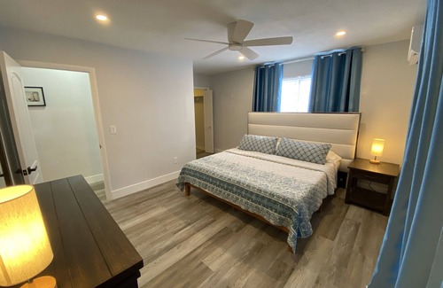 Hialeah Apartment | King Bed Large Updated 1/1B Apt. Fully Equipped Kitchen Central Area, MIA 10min