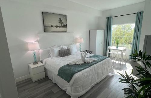 Florida Central Atlantic Coast Hotel | King Bed Studio Free Shuttle