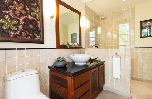 Choeng Mon House | KING bedroom - The Hideaway Suites Boutique Guesthouse - Koh Samui