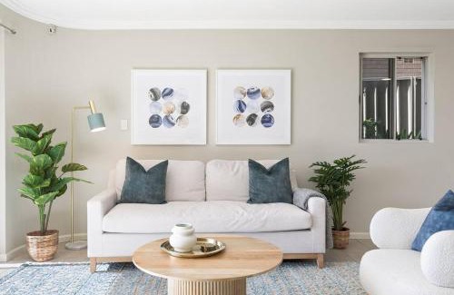 Sylvania Apartment | King Bedroom Waterfront Courtyard Apartment