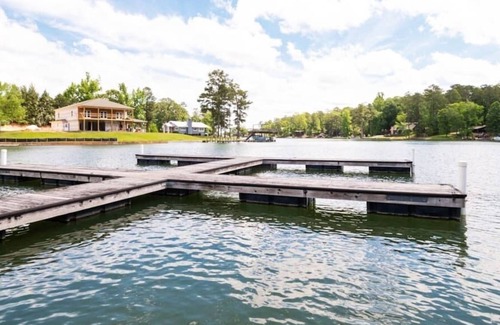 Tallassee House | King Beds - Comfortable and Quiet