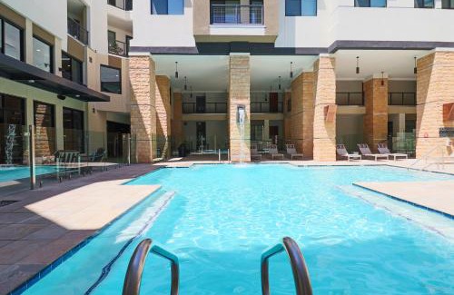 North Scottsdale Apartment | King Beds-Steps From Shop-Self Check In- Parking-G3021