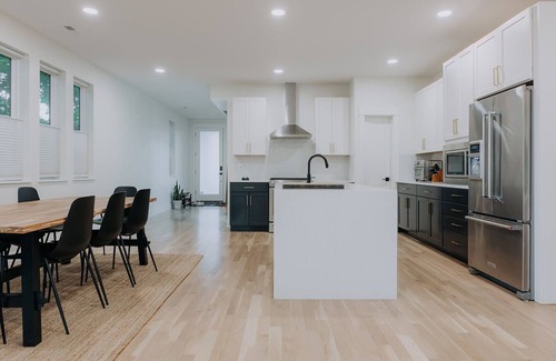 Sloan Lake House | KING Beds - Stylish 4BR near Stadium & Sloans Lake w/Rooftop!