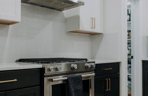 Sloan Lake House | KING Beds - Stylish 4BR near Stadium & Sloans Lake w/Rooftop!