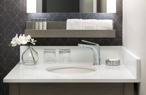 Fisherman's Wharf Hotel | King by the Bay, Caza, Partial Views, Closet to Chinatown, Pets Allowed