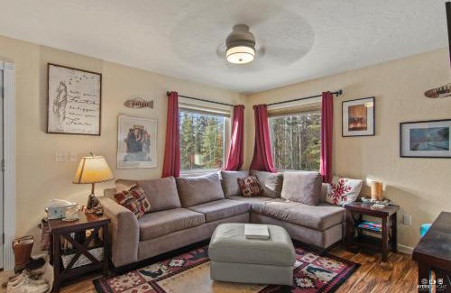 Sterling Cabin | King Cabin -Full Kitchen + Laundry Kenai Retreat