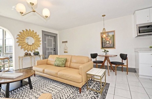 Winter Park Condo | ☀️ King Condo w/Sunroom, Lakeside Pool and Waterfront Park