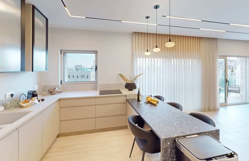 Mamilla Apartment | KING DAVID RESIDENCES-Luxurious Apartment with JLM walls Views