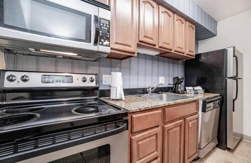 Doral Apartment | King Executive Suite Near Taxleaf Doral MIA