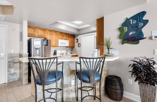 Fort Walton Beach - Destin Condo | ⛱️King in Master~Gulf View~Pools~Hot tub~Spa~2BR St. Lucia 1103