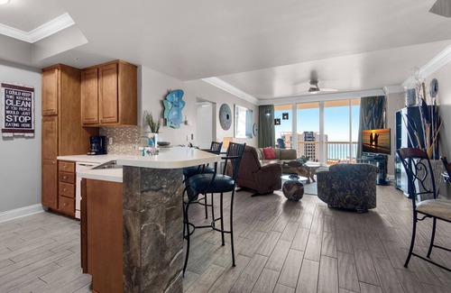 Fort Walton Beach - Destin Condo | ⛱️King in Master~Gulf View~Pools~Hot tub~Spa~2BR St. Lucia 1103