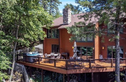 McGaheysville House | King Lodge: 5000sf 7 BR Amazing Slope Views!