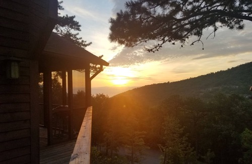 McGaheysville House | King Lodge: 5000sf 7 BR Amazing Slope Views!