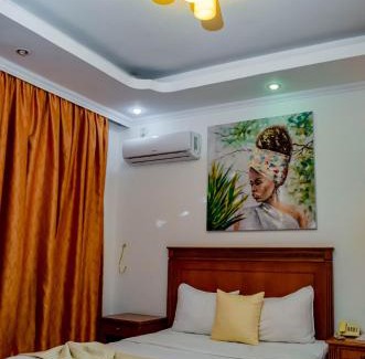 Brazzaville Hotel | King Maya Hotel