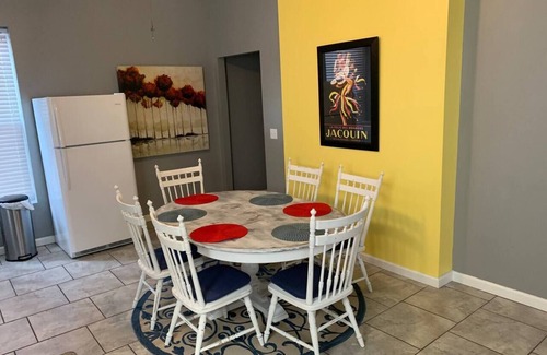 Tyler Park House | King of the Highlands * HUGE 7BR 6BA->Game Room