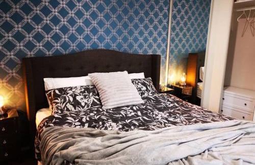 Adelaide Central Business District Apartment | King on Sturt