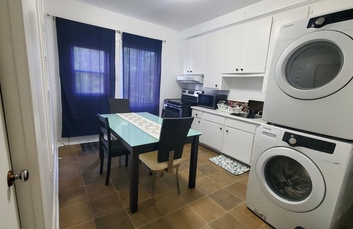 Roussillon Regional County Municipality Apartment | King & Queen Beds, 2 Bedrooms Apartment with Parking, River View