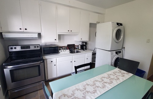 Roussillon Regional County Municipality Apartment | King & Queen Beds, 2 Bedrooms Apartment with Parking, River View