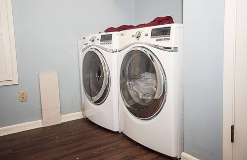 Ruston Apartment | King/Queen Luxury Suite(Room) Available 5 min from Tech