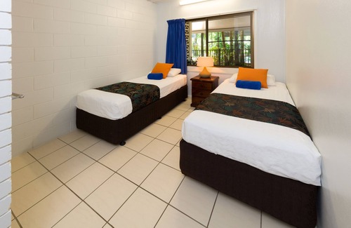 Kurrimine Beach Hotel | King Reef Resort