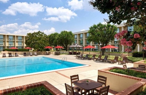 Dulles Apartment | King Room Near Capital City Ink WDC
