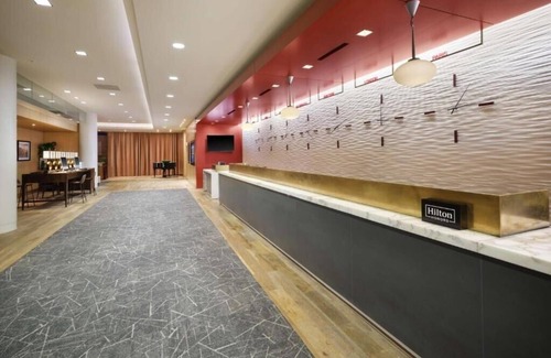 Financial District Apartment | King Room Near City College Of San Francisco SAN