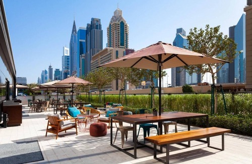 Jumeirah House | King Room Near City Walk By Luxury Bookings