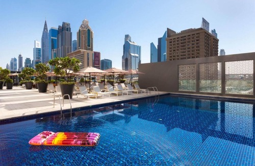 Jumeirah House | King Room Near City Walk By Luxury Bookings