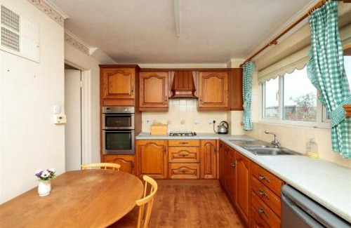 Hailsham House | King room near Eastbourne pets are welcome