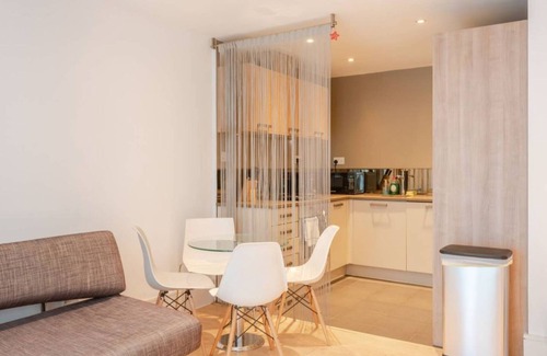 Kings Cross St. Pancras Apartment | King's Cross Garden Flat - Pass the Keys