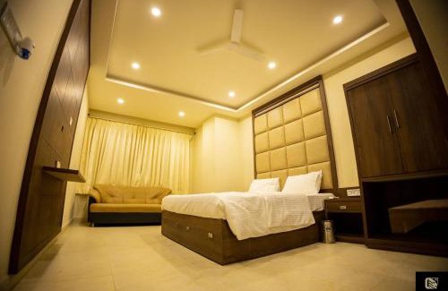 Hooghly Hotel | King's Crown Hotel