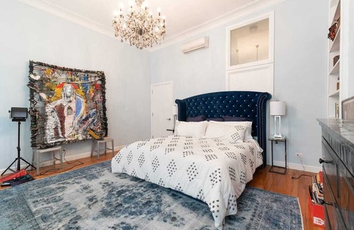 Greenwich Village House | King Size Parlour with Sunroom