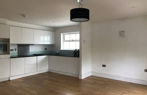 Primrose Hill Apartment | King Size Room above the city