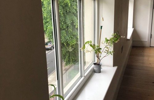 Primrose Hill Apartment | King Size Room above the city