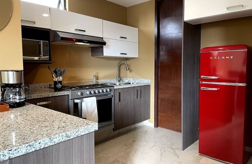Providencia Apartment | King Skyline CityViews /Ultra-fast wifi