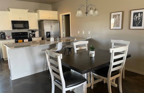 Amarillo House | KING | Smart TV |*Garage*| W/D Work station PDC