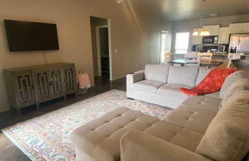 Amarillo House | KING | Smart TV |*Garage*| W/D Work station PDC